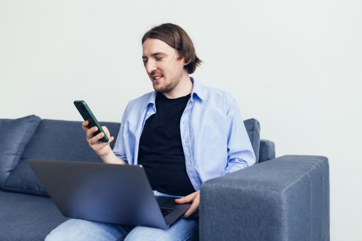 Interactive webinar session with students engaging in philosophical discussion